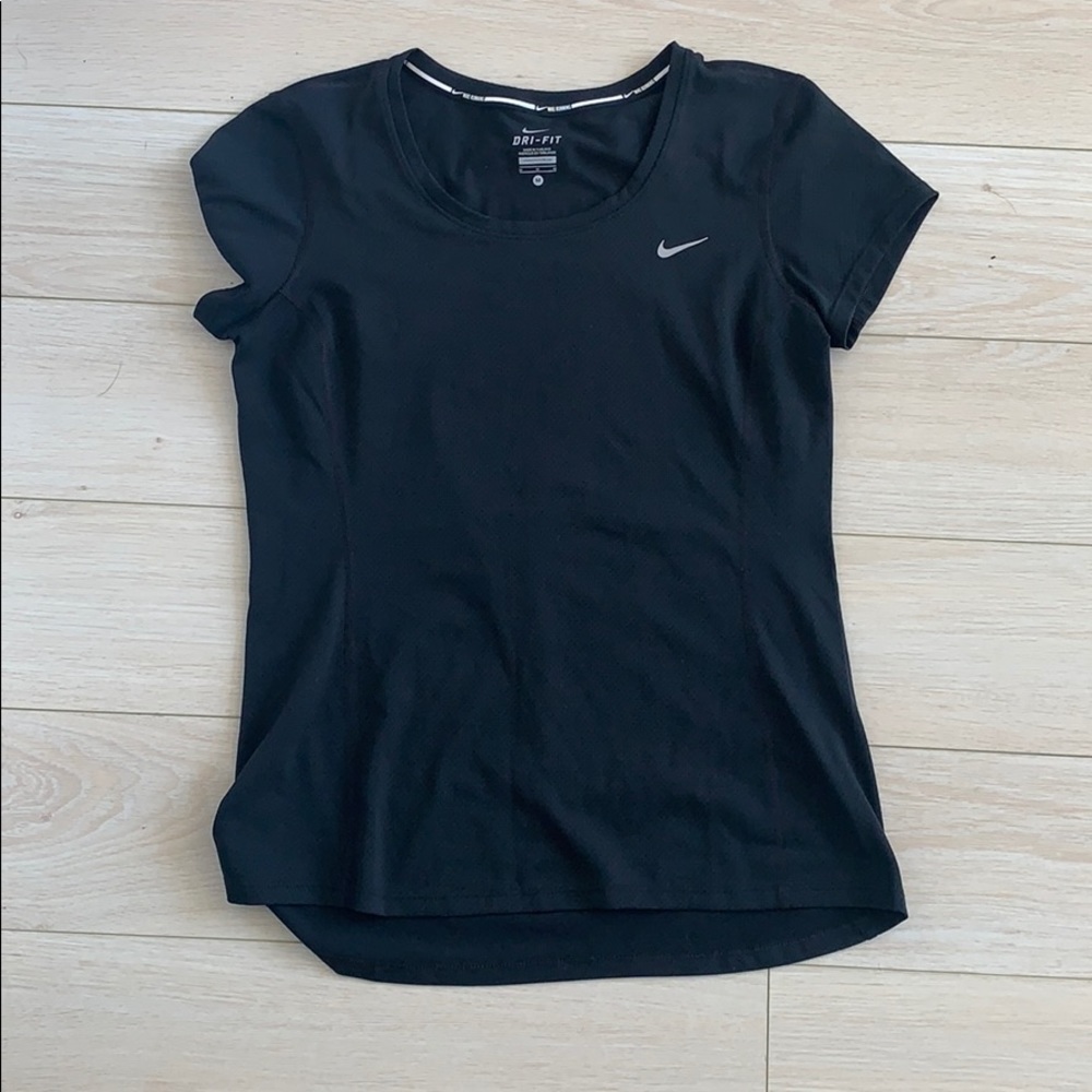 Nike women’s dri fit T-shirt in black size medium